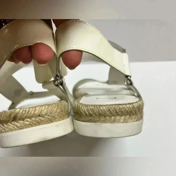 MARC FISHER Jecca White Leather Strappy Sandals Sz 6M - Picture 6 of 9